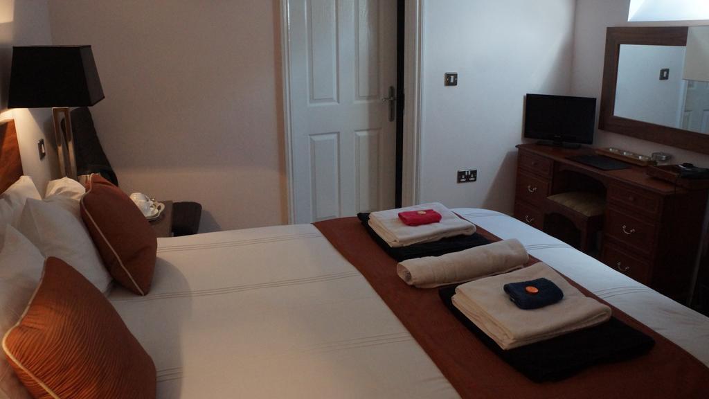 The Lyn Valley Guest House リントン 部屋 写真
